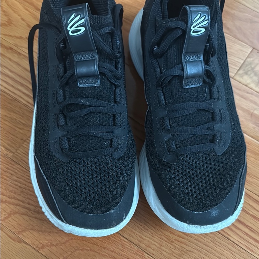Steph curry basketball shoes - Picture 2 of 6
